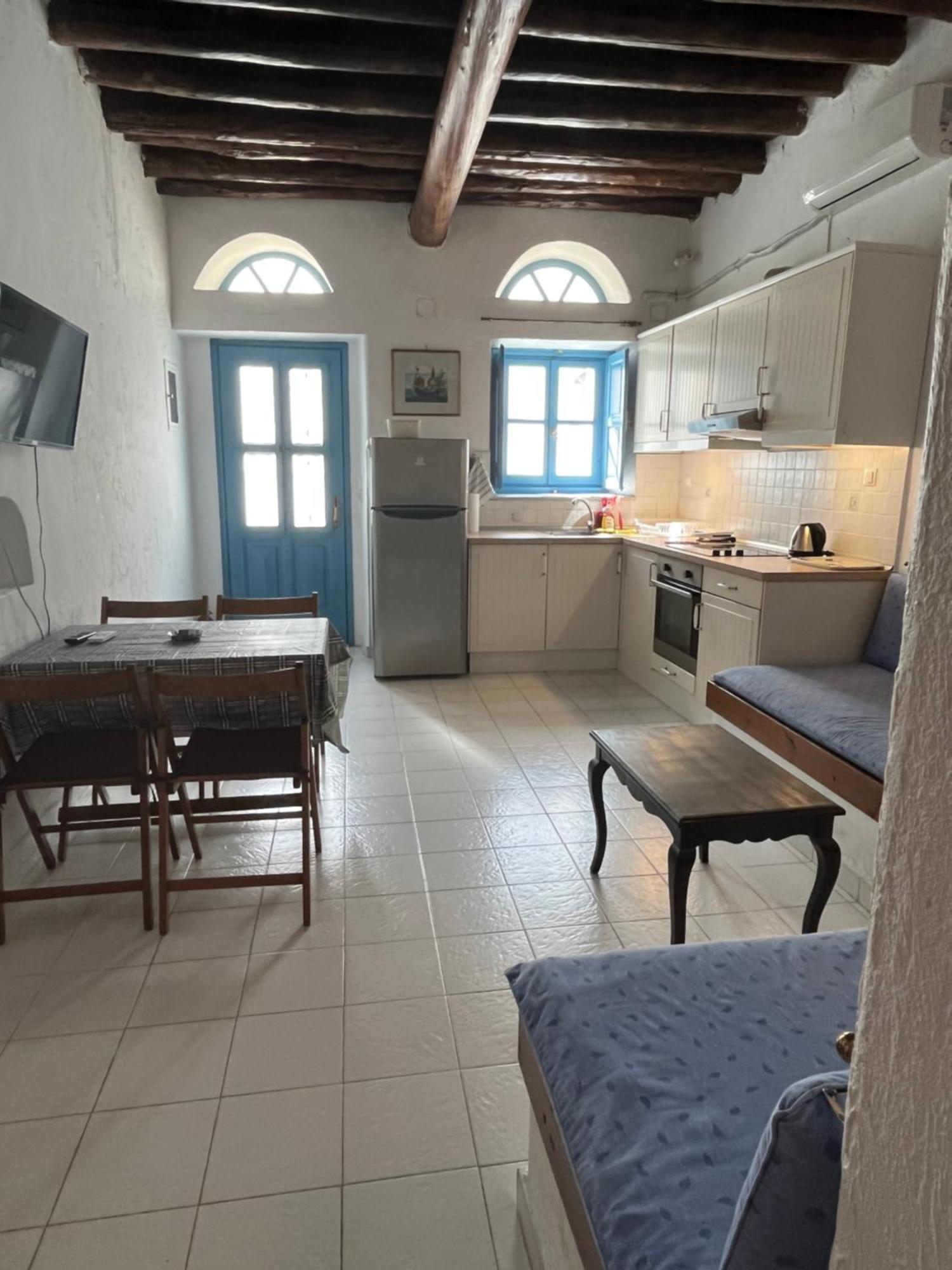Neoclassical Apartment, Central Chora Andros Екстер'єр фото